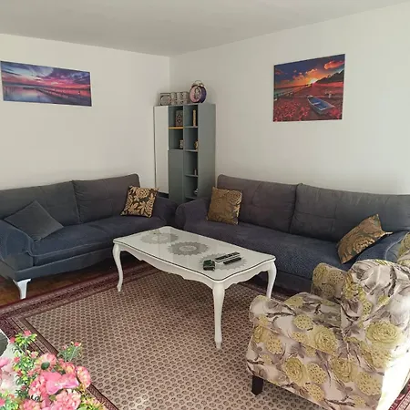 Spring Apartment *